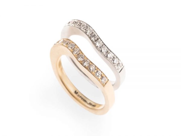 Nieuw 1 - Dubbele Alliance ring gegolfd in geelgoud en witgoud met 11 diamanten per ring